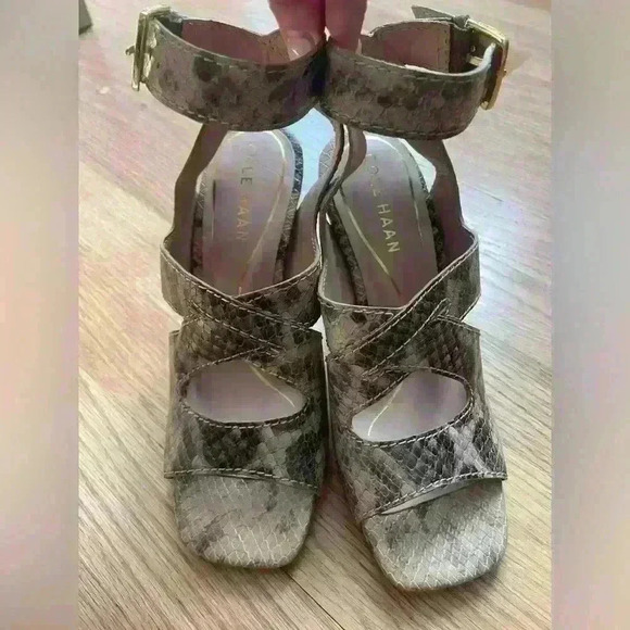 NWOB Cole Haan Reina Snakeskin Leather Ankle Strap Sandal Size 5 - Picture 4 of 8